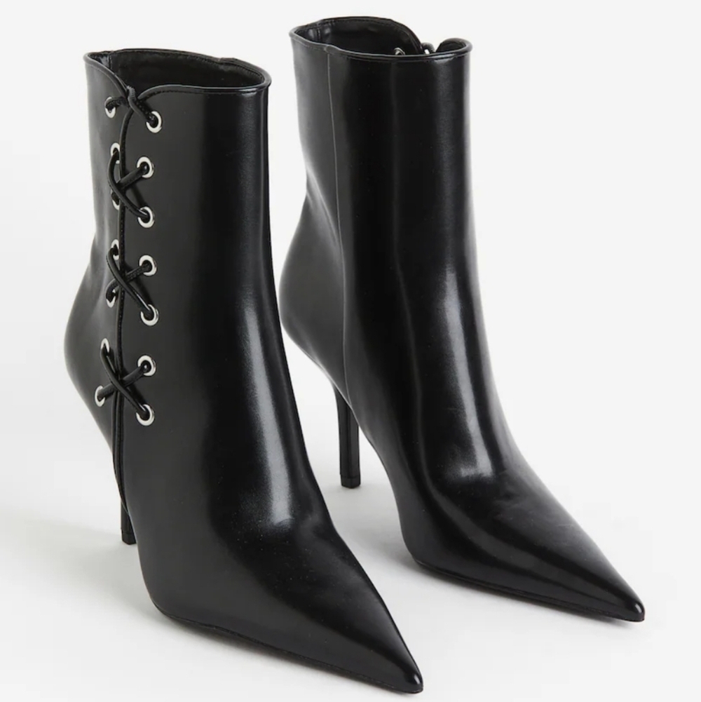 H&M Women's Vegan Leather Lacing Detail Heeled Ankle Boots Black Size EU 40.